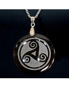 Pendentif Obsdienne noire Triskèle avec Chaîne acier (s)