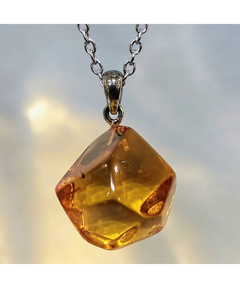 Pendentif Ambre facettée avec Chaîne acier (s)