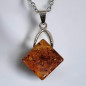 Pendentif Ambre Losange avec Chaîne acier (s)