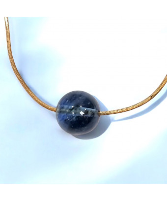 Pendentif Fluorite bleue Boule avec chaîne dorée (s)