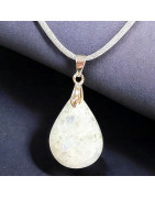 Pendentif Pierre de lune avec Cordon réglable (s)
