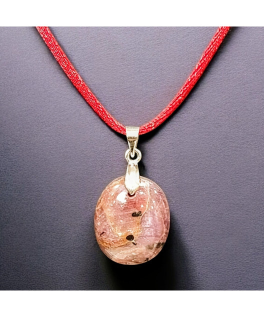 Pendentif Rubis Ovale sur cordon réglable (s)