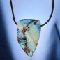 Pendentif Opale Boulder sur cordon caoutchouc (s)