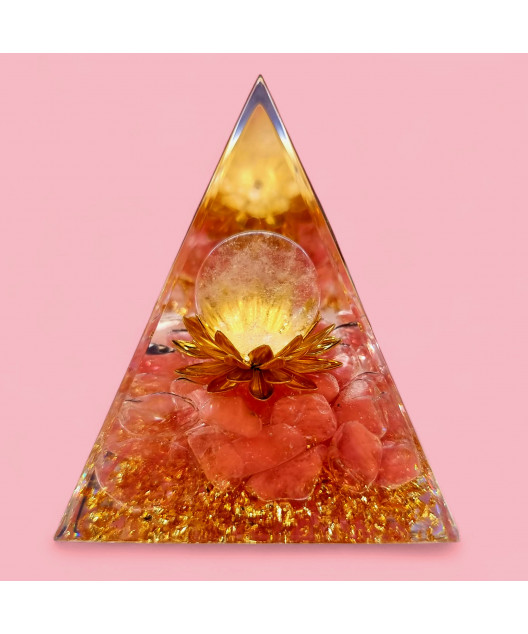 Pyramide Orgonite de protection Quartz cerise et Boule Cristal de roche 6cm (s)