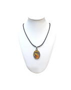 Pendentif Médaillon Bakélite Icône Marie sur Cordon