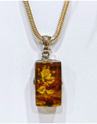 Pendentif Ambre Baltique Type Camé avec Rose et Chaîne Argent 925 50 cm