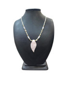 Collier Perles Eau Douce Sélénite Feuille Quartz Rose