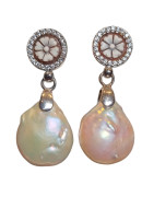 Boucles Perles d'eau douce Baroques et Onyx Blanc Sculpté Argent 925