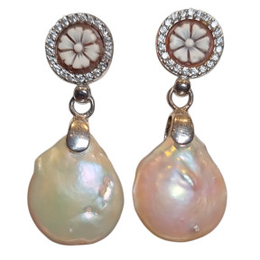 Boucles Perles d'eau douce Baroques et Onyx blanche sculptée Argent 925