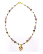 Collier Améthyste Facettée et Pierres Rondes Perles d'Eau Douce Grain de Riz  Blanches et Grise avec Cœur Découpé Plaqué Or