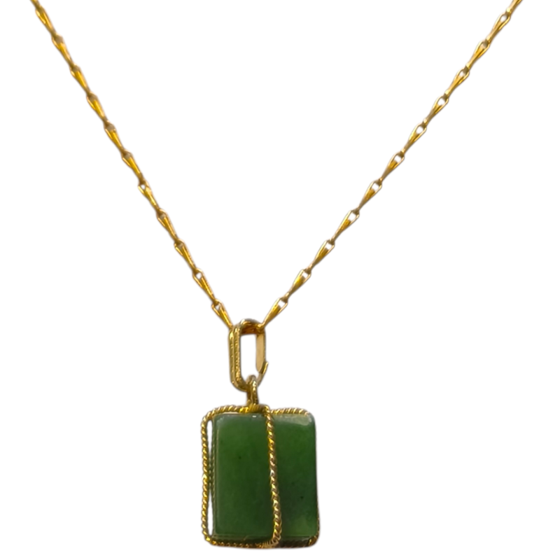 Pendentif Jade Paquet Cadeau avec Chaîne Plaquée Or 52 cm