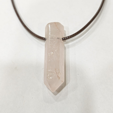 Pendentif Quartz Rose Pointe sur Cordon Simili Cuir Réglable