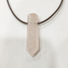 Pendentif Quartz Rose Pointe sur Cordon Simili Cuir Réglable