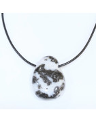 Pendentif Jaspe Zèbre sur Cordon Simili Noir Réglable
