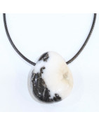 Pendentif Jaspe Zèbre sur Cordon Simili Noir Réglable