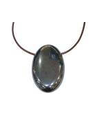 Pendentif Hématite Ovale sur Cordon Simili Marron Réglable