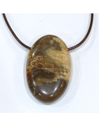 Pendentif Bois Fossilisé sur Cordon Simili Marron Réglable