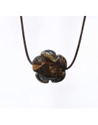 Pendentif Jaspe Bréchique Fleur sur Cordon Réglable