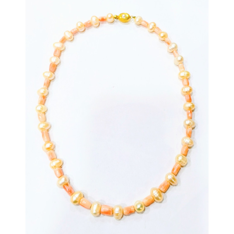 Collier Corail Peau d'Ange et Perles d'Eau Douce 44 cm