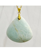Pendentif Amazonite Triangle 4 cm avec Chaîne Acier Inox Plaqué Or 45 cm