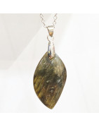Pendentif Labradorite Pierre Roulée 4 cm " Plume" sur Chaîne Acier Inox  40 + 6 cm