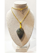 Pendentif Labradorite Pointe de Silex 4 cm avec Chaîne Plaquée Or 45 cm
