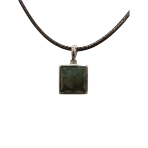 Pendentif Labradorite Carré Facetté Argent 925 sur Cordon
