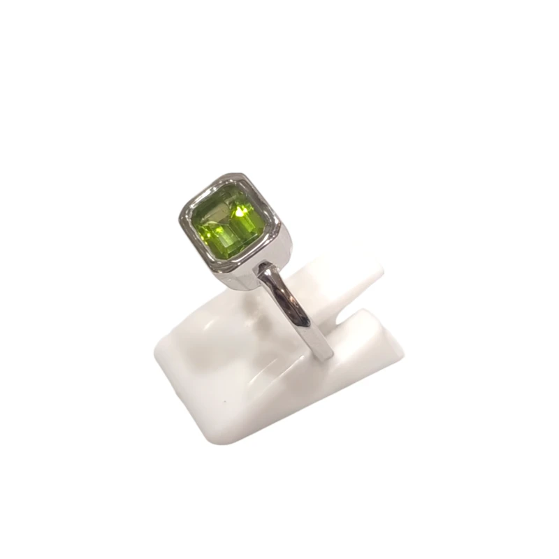 Bague Péridot Rectangulaire Facetté Argent 925 Taille 53