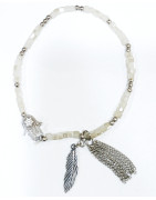 Bracelet Swarovski Blanc Mini Cubes 2mm Main de Fatima avec Breloque Plume