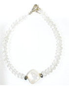 Bracelet Cristal de Roche Pierres de 4mm Facettées et Nacre avec Fermoir 18 cm