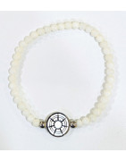 Bracelet Nacre Pierres Rondes 4mm avec Symbole Boussole