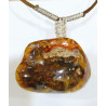 Pendentif Ambre Baltique Brute Polie 5X3.5 cm sur Cordon