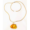 Pendentif Ambre Baltique Brute Polie 5X3.5 cm sur Cordon