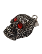 Pendentif Swarovski Rouge Tête de Mort Acier Inox Ciselé