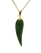 Pendentif Jade Néphrite Feuille Ciselé avec Chaîne 40cm Plaqué Or