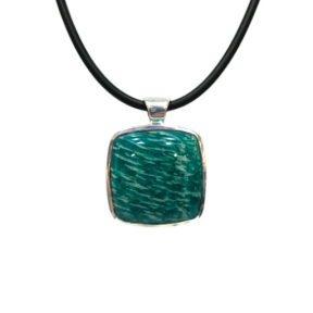 Pendentif Amazonite Zébré Carrée avec Cordon Caoutchouc Argent 925