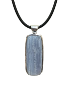 Pendentif Calcédoine Rectangulaire avec Cordon Caoutchouc Argent 925