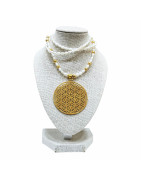 Collier Perles d'Eau Douce Grain de Riz Médaillon Fleur de Vie Plaqué Or 4cm 52cm