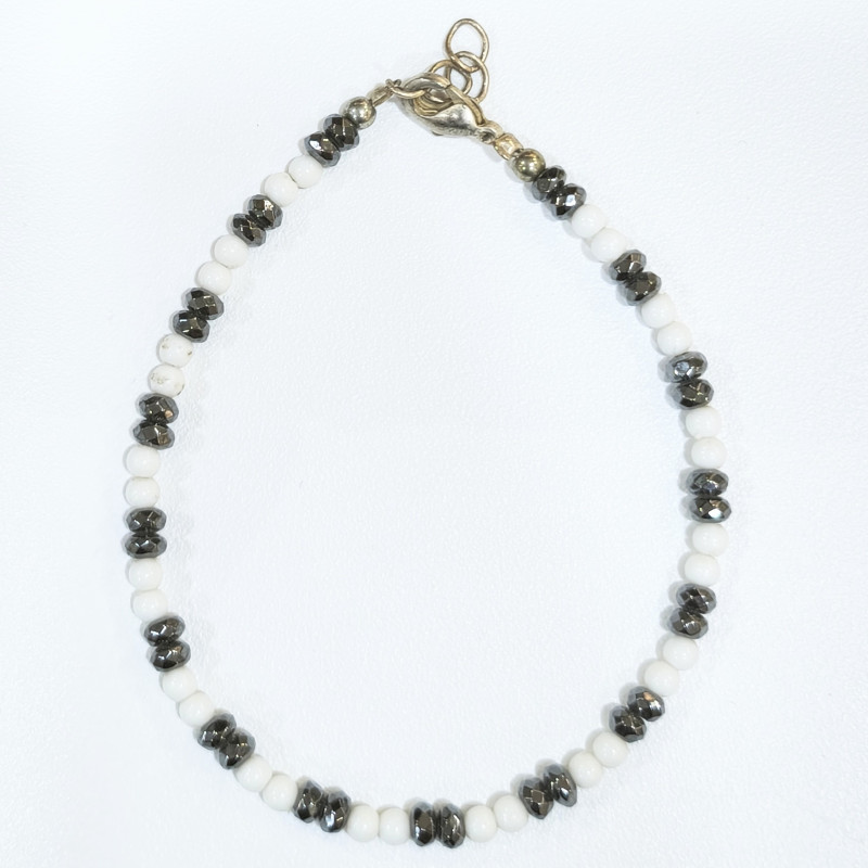 Bracelet Hématite et Perles de Verre avec Fermoir