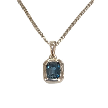 Pendentif Topaze Bleue de Londres Carrée Facettée avec Chaîne 45cm Argent 925