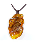 Pendentif Ambre Baltique Brute Polie 5X3.5 cm sur Cordon Réglable