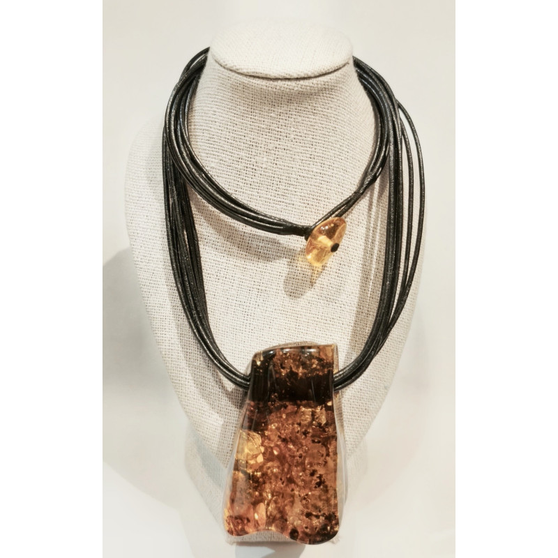 Pendentif Ambre Baltique Polie 6cm sur Cordon Cuir 7 Fils 48 cm