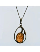 Pendentif Ambre Baltique Ovale sur Structure Argent 3 cm et Chaîne Argent 925 44 cm
