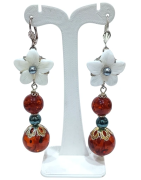 Boucles Nacre Fleur Perles Hématite Ambre Copal Acier Inoxydable