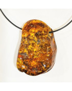 Pendentif Ambre Baltique Brute Polie 5X3.5 cm sur Cordon Réglable