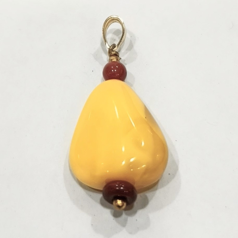 Pendentif Ambre Miel et Jaspe Rouge Avec Chaîne Plaquée Or 44 cm