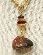 Pendentif Ambre Brut avec Chaîne Plaquée Or 42 cm
