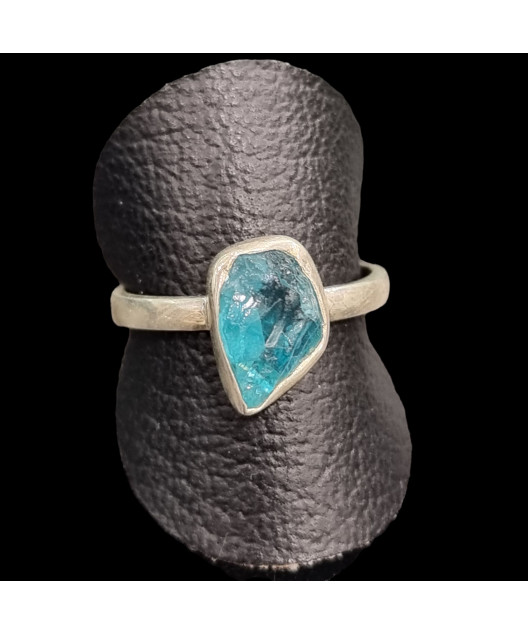 Bague Apatite bleue brute Argent 925 Taille 57