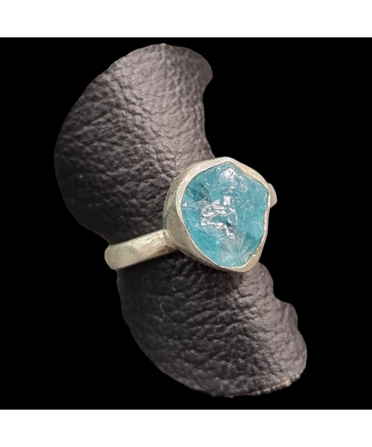 Bague Apatite bleue brute Argent 925 Taille 56