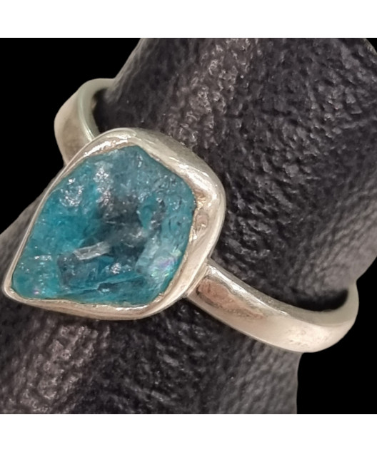 Bague Apatite bleue brute Argent 925 Taille 62